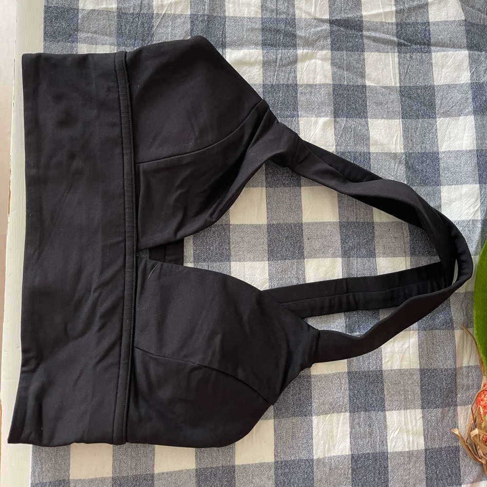 Lululemon sports bra - size 4